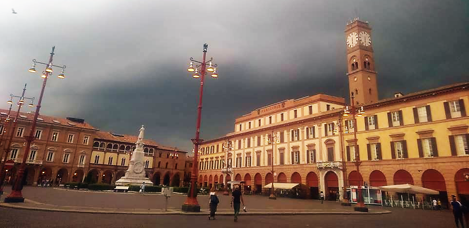 Forli-piazza-Saffi Forli-il-municipio
