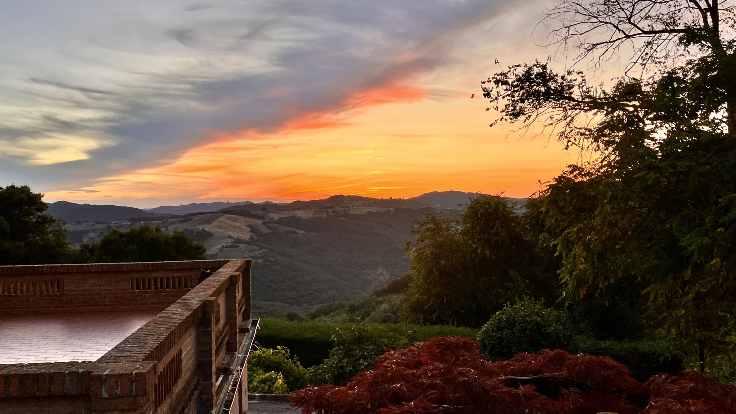 Baiso-tramonto-sui-calanchi alta-valle-del-tresinaro