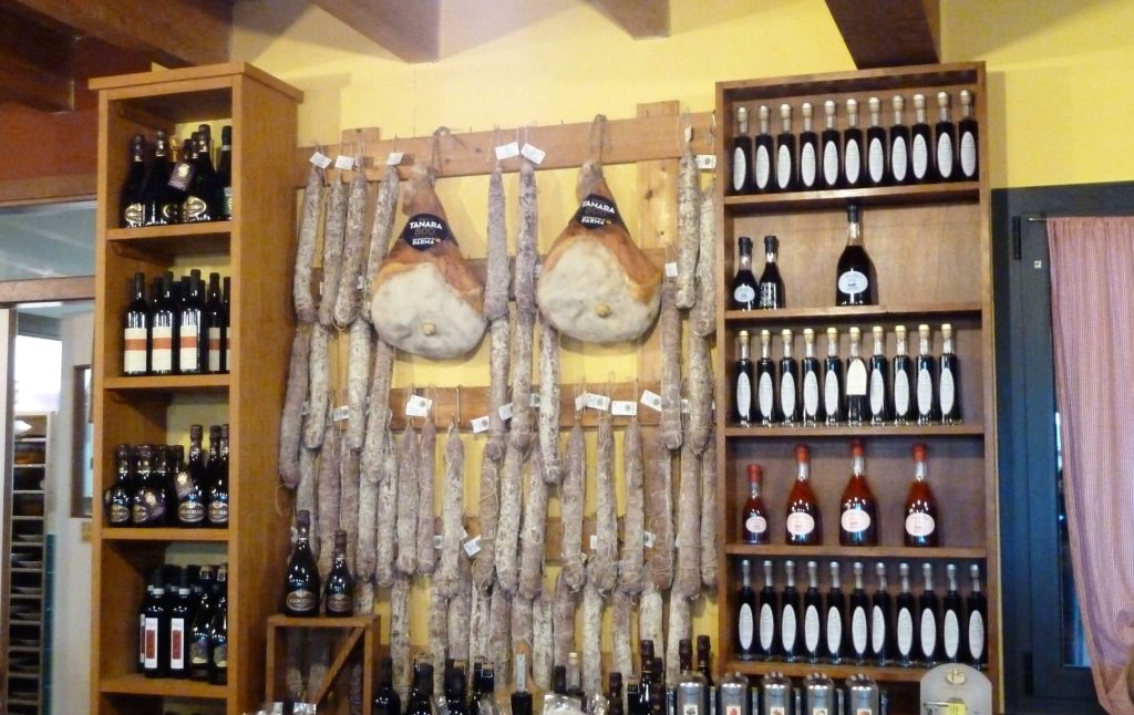 vini-e-salumi-a-Lagdei