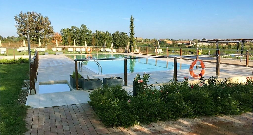 agriturismo-con-piscina-reggio-emilia