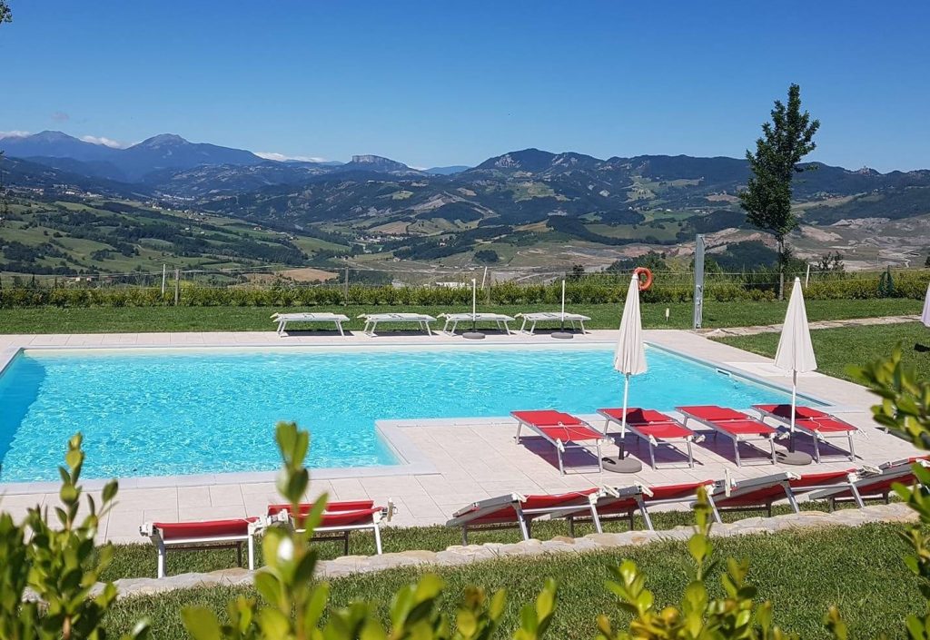 agriturismo-con-piscina-reggio-emilia